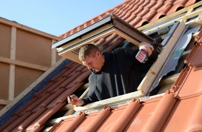 Pose de fenêtres de toit Velux à Meurcé